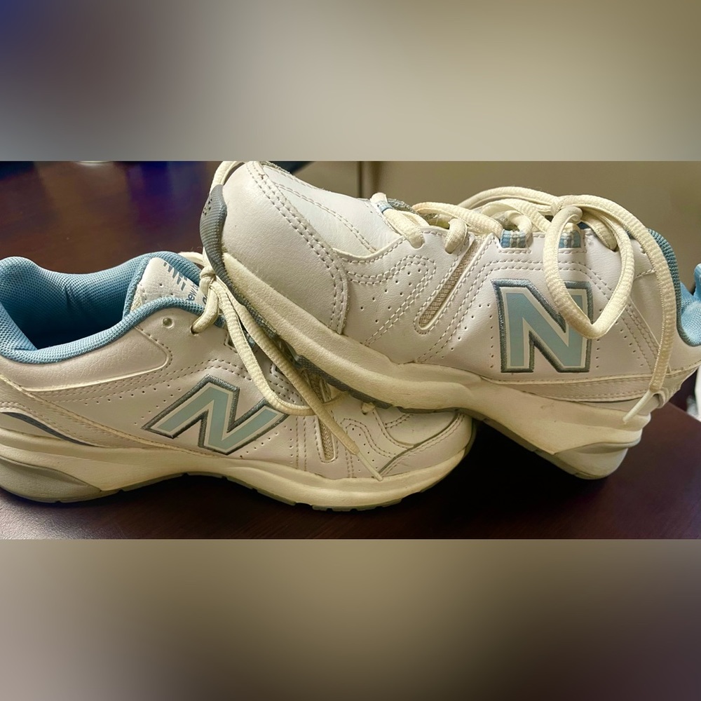 New Balance Athletic Sneaker Shoes Women 5.5